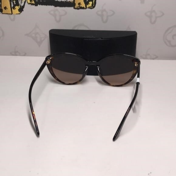 New Authentic Prada SPR 02V-F 2AU-6S1 Women’s Sunglasses – Tortoise - Picture 8 of 11